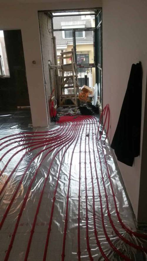 ���̰���